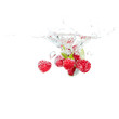 Himbeeren fallen ins Wasser
