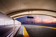 Foto: train stop at railway station with sunset train stop at railway station with sunset