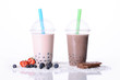 Boba Tea Schokolade und Waldbeere mit Tapioka