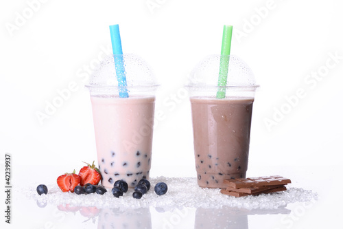Photo: Boba Tea Schokolade und Waldbeere mit Tapioka Boba Tea Schokolade und Waldbeere mit Tapioka