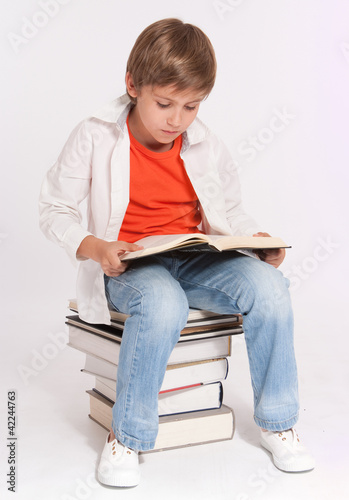 Foto: Hard-working schoolboy Hard-working schoolboy