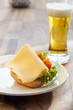 Foto: Snack bun with cheese Snack bun with cheese