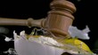 Gavel and egg, Slow Motion