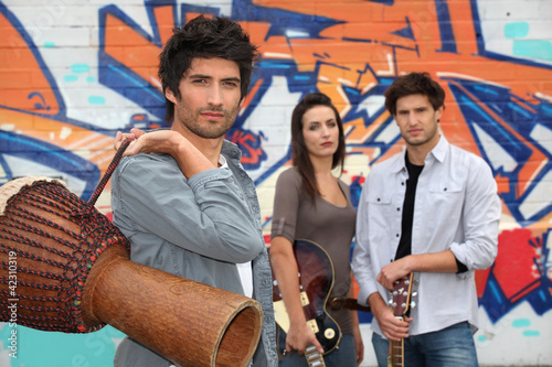 Foto: young rock band young rock band