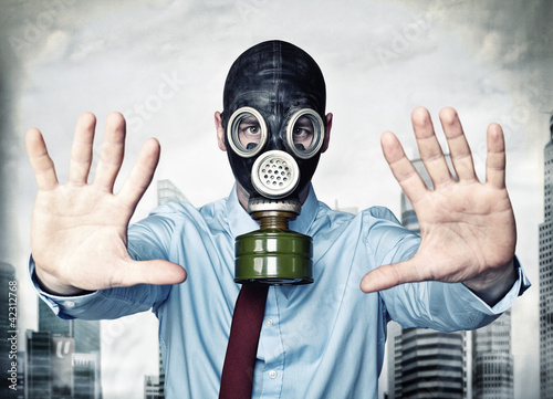 Foto: man with gas mask man with gas mask