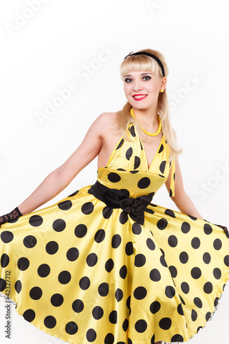 Foto: Dansing blonde. Dansing blonde.