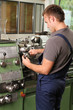 Mechaniker bei der Arbeit