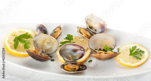Foto: Spaghetti with fresh clams, garlic and parsley Spaghetti with fresh clams, garlic and parsley