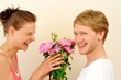 Liebespaar mit Blumen
