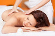 Photo: eine entspannende rückenmassage eine entspannende rückenmassage