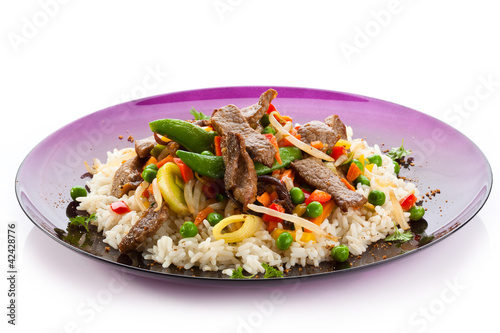 Foto: Roasted meat, white rice and vegetables Roasted meat, white rice and vegetables