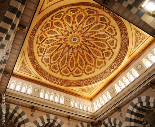 Photo: Makkah Kaaba mosque indoors pillars decoration Makkah Kaaba mosque indoors pillars decoration