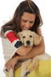 Photo: jolie femme avec chiot Golden retriever jolie femme avec chiot Golden retriever