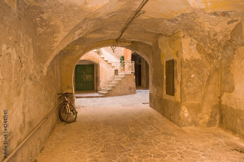 Photo: Gasse in italienischer Stadt Gasse in italienischer Stadt