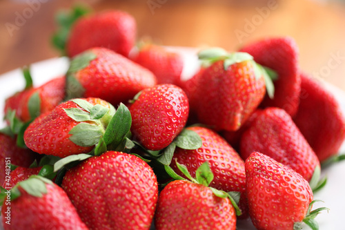Photo: Fresh strawberries on dish Fresh strawberries on dish