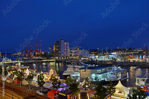 Foto: Kieler Hafen zur Kieler Woche Kieler Hafen zur Kieler Woche