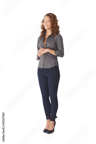 Foto: Young casual woman smiling Young casual woman smiling