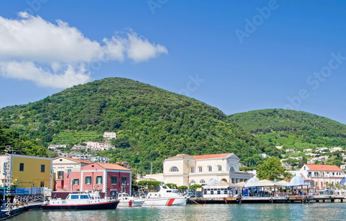 Photo: Hafen von Ischia Porto,Italien Hafen von Ischia Porto,Italien
