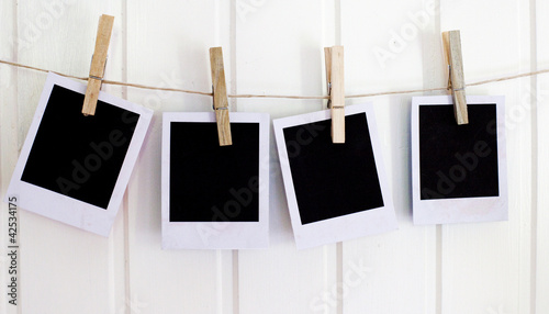 Photo: photos anciennes suspendues a un fil photos anciennes suspendues a un fil