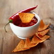 Tortilla Chips mit Salsa dip - hot