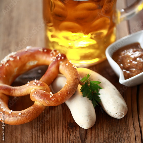 Foto: Weißwurst - rustikal Weißwurst - rustikal