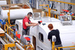 Fliessband Autoproduktion/ Caravans
