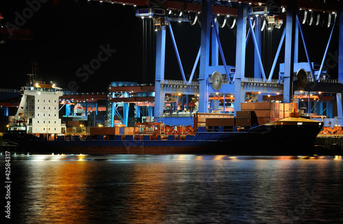 Photo: container ship container ship