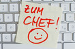 Notiz auf Computer Tastatur: Zum Chef