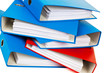 Akten Ordner mit Schriftstücken und Dokumenten