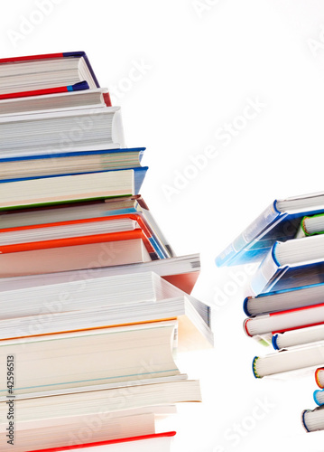 Foto: Stapel von Büchern. Freigestellt Stapel von Büchern. Freigestellt