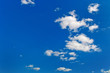 Wolken vor blauem Himmel