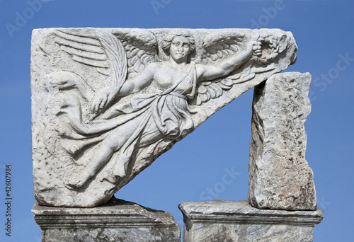 Foto: The goddess of victory (Nika), Ephesus, Turkey The goddess of victory (Nika), Ephesus, Turkey