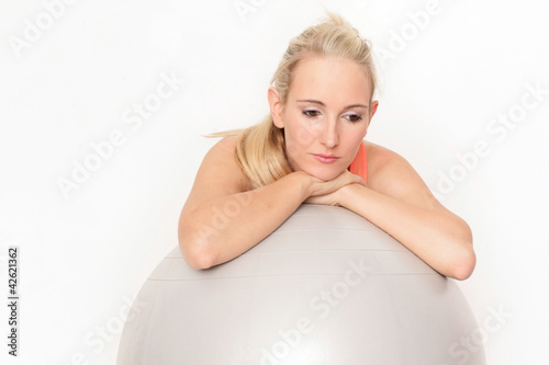 Photo: Frau mit Gymnastikball Frau mit Gymnastikball