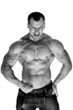 Foto: Muscular male bodybuilder on white background Muscular male bodybuilder on white background