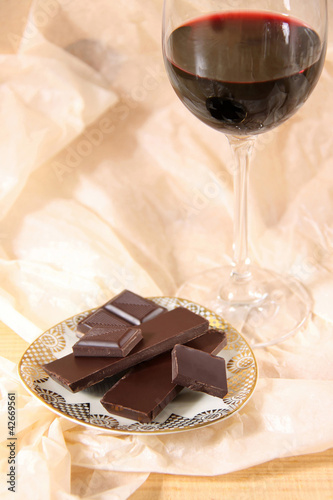 Photo: schokolade und rotwein schokolade und rotwein