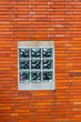 Ziegelwand mit Fenster