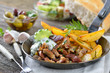 Foto: Gyrospfanne mit Tsatsiki und Bratkartoffeln Gyrospfanne mit Tsatsiki und Bratkartoffeln