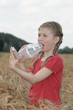 Kind mit Inhalationsgerät