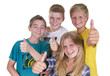 Gruppe Kinder und Teenager mit Daumen hoch