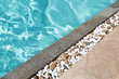 Bord d'une piscine