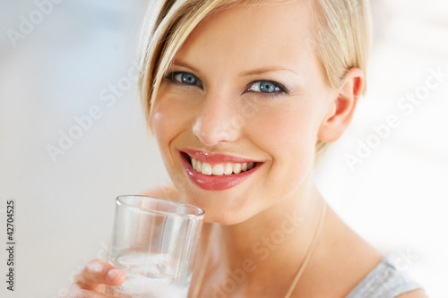 Foto: Water refreshes and revitalises you Water refreshes and revitalises you