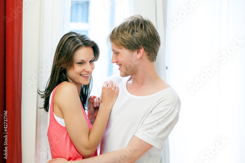 Photo: Junges verliebtes Paar Junges verliebtes Paar
