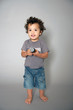 Photo: Kind mit Mikrofon Kind mit Mikrofon