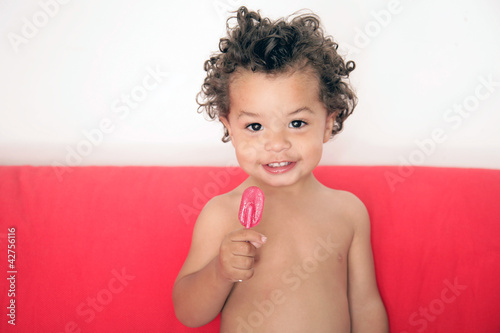 Photo: Kind mit Lutscher Kind mit Lutscher