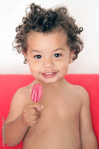 Photo: Kind mit Lollipop Kind mit Lollipop