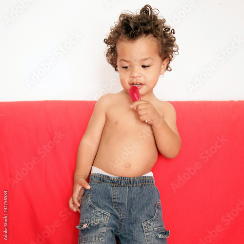 Photo: Kind mit Lollipop Kind mit Lollipop