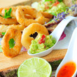Gebackene Calamares mit verschiedenen Dips