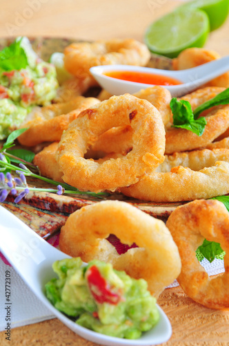 Foto: Mediterrane Küche - Calamares und Dips Mediterrane Küche - Calamares und Dips