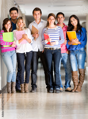 Foto: Group of students at the university Group of students at the university
