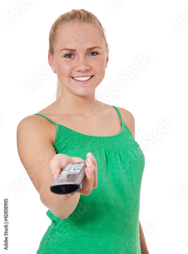 Foto: Attraktives Mädchen überreicht Telefon Attraktives Mädchen überreicht Telefon